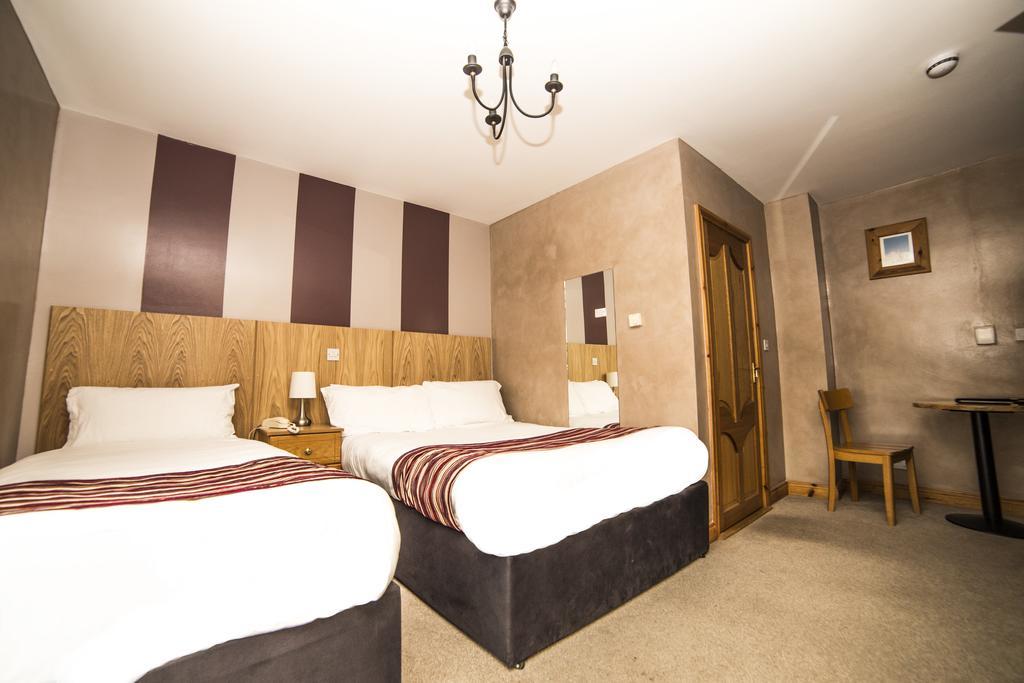 The Frontier Hotel Bridgend Szoba fotó