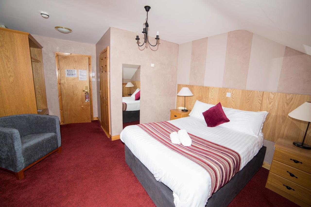 The Frontier Hotel Bridgend Kültér fotó